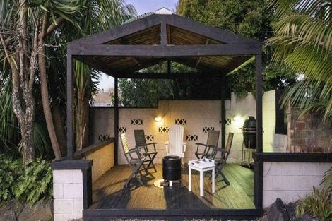 Photo of property in 35 Kurnell Drive, Botany Downs, Auckland, 2010