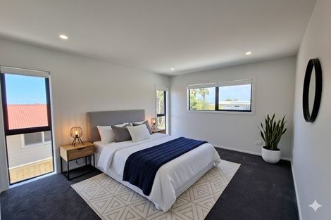 Photo of property in 72a Ocean View Road, Northcote, Auckland, 0627