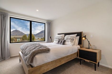 Photo of property in 35 Jacks Point Rise, Jacks Point, Queenstown, 9371
