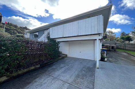 Photo of property in 1/3 Fernlea Rise, Bayview, Auckland, 0629