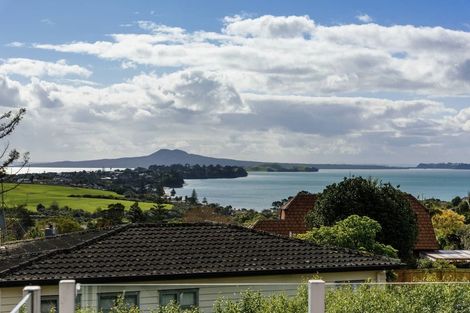 Photo of property in 118 Bleakhouse Road, Mellons Bay, Auckland, 2014