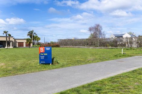 Photo of property in 10 Allan Avenue, Makauri, 4071