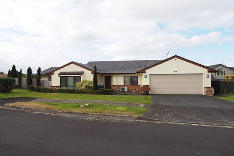 Photo of property in 9 Graven Court, Henderson, Auckland, 0612