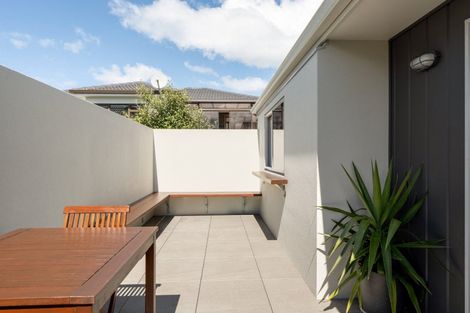 Photo of property in 7b Victoria Road, Mount Maunganui, 3116