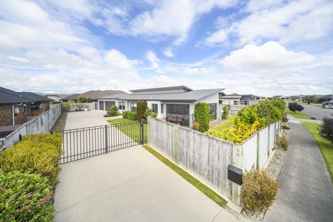 Photo of property in 48 Rosalie Terrace, Kelvin Grove, Palmerston North, 4414
