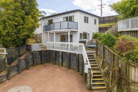 Photo of property in 1a Highgrove Lane, Totara Vale, Auckland, 0632