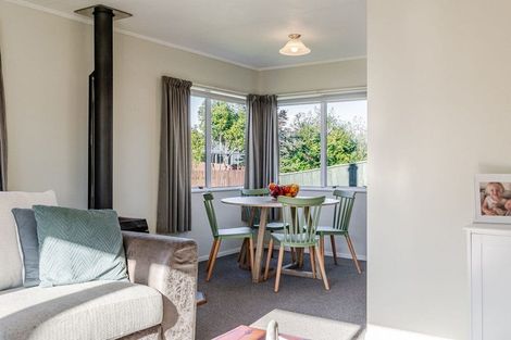Photo of property in 105 Hillcrest Drive, Kelvin Grove, Palmerston North, 4414