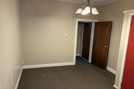 Photo of property in 48 Queens Drive, Lyall Bay, Wellington, 6022