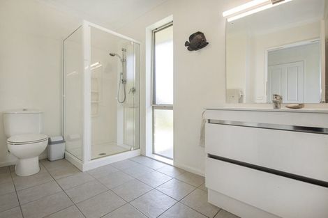 Photo of property in 121 Owhiwa Road, Parua Bay, Onerahi, 0192