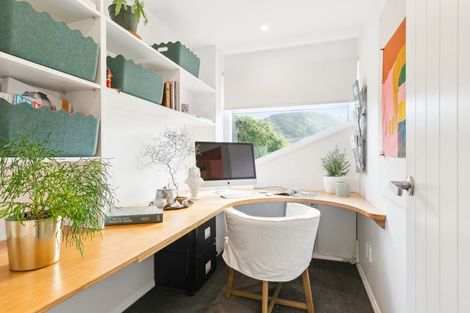 Photo of property in 8 Lochiel Road, Khandallah, Wellington, 6035