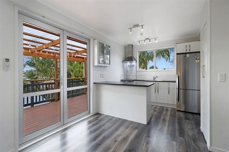 Photo of property in 62 Gallony Avenue, Massey, Auckland, 0614
