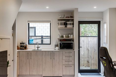 Photo of property in 2/3 Johnston Grove, Taita, Lower Hutt, 5011