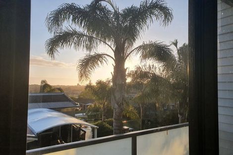 Photo of property in 4/50 Ocean View Road, Northcote, Auckland, 0627