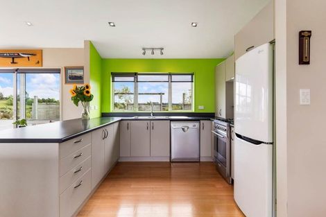 Photo of property in 6 Johnson Place, Stillwater, Silverdale, 0993