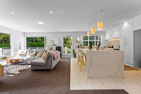 Photo of property in 32a Sandown Road, Rothesay Bay, Auckland, 0630