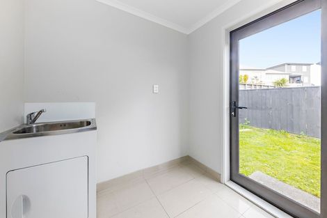 Photo of property in 18 Hirimate Place, Flat Bush, Auckland, 2019