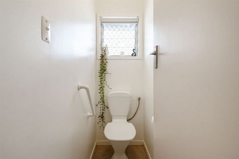 Photo of property in 2/39 Eversleigh Road, Belmont, Auckland, 0622