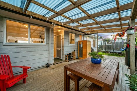 Photo of property in 1/30 Elizabeth Drive, West Harbour, Auckland, 0618