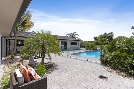 Photo of property in 85 Whitford-maraetai Road, Whitford, Howick, 2571