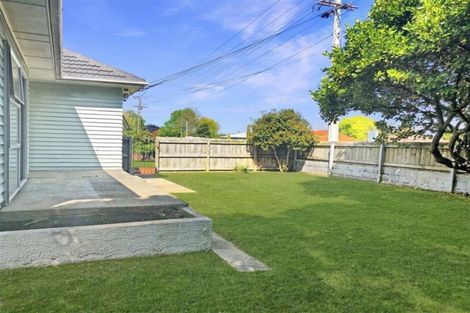 Photo of property in 1/49 Clevedon Road, Papakura, 2110