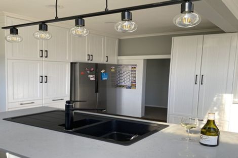 Photo of property in 112 Upper Fitzherbert Road, Wainuiomata, 5373