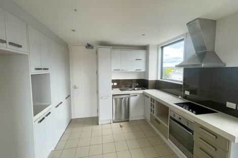 Photo of property in Bella Vista, 2d/84 Gunner Drive, Te Atatu Peninsula, Auckland, 0610