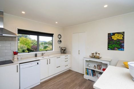 Photo of property in 10 Tauroa Road, Havelock North, 4130