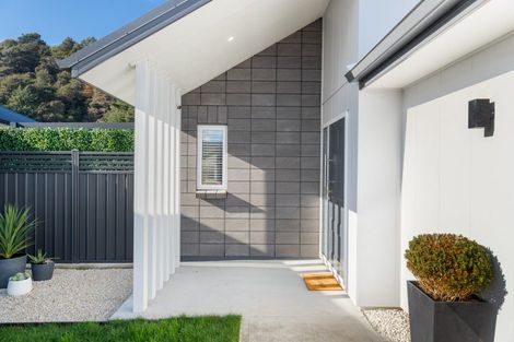 Photo of property in 15 Salisbury Crescent, Wallaceville, Upper Hutt, 5018