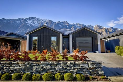 Photo of property in 37 Howden Drive, Jacks Point, 9371