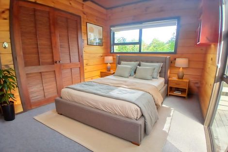 Photo of property in 3 Tree Top Lane, Paparangi, Wellington, 6037