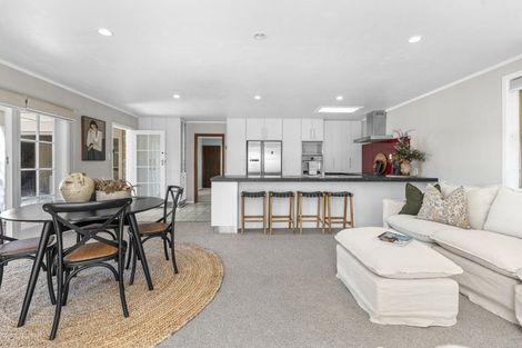 Photo of property in 76a Mangorei Road, Strandon, New Plymouth, 4312