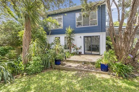 Photo of property in 12 Florio Terrace, Tawa, Wellington, 5028