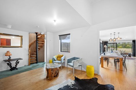 Photo of property in 216 Riverhead Road, Kumeu, 0892