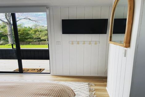 Photo of property in 13 Holgate Avenue, Herald Island, Auckland, 0618