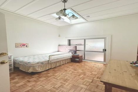 Photo of property in 76 Onewa Road, Northcote Point, Auckland, 0627