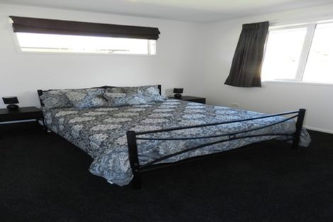 Photo of property in 92 Palmers Road, New Brighton, Christchurch, 8083