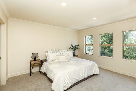 Photo of property in 1f Queen Street, New Plymouth, 4310