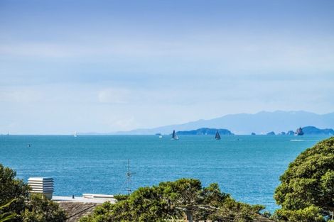 Photo of property in 16 Tiri Road, Milford, Auckland, 0620