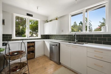 Photo of property in 11 Roretana Drive, Athenree, Katikati, 3177