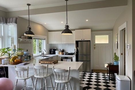 Photo of property in 2/139 Wadestown Road, Wadestown, Wellington, 6012