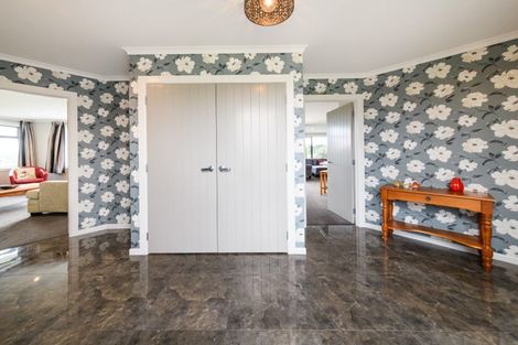 Photo of property in 31 Briarwood Road, Kelvin Grove, Palmerston North, 4470