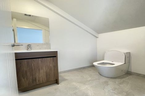 Photo of property in 16 The Anchorage, Sunnyhills, Auckland, 2010