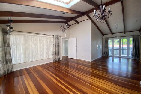 Photo of property in 53 Chatsworth Crescent, Pakuranga Heights, Auckland, 2010