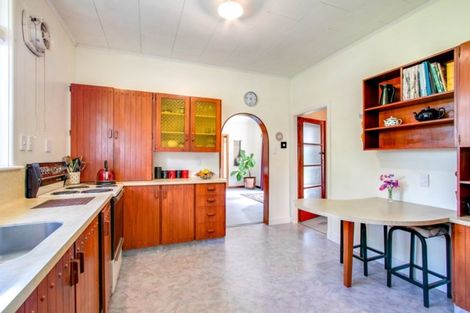 Photo of property in 7 Cambridge Terrace, Taradale, Napier, 4112