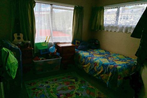 Photo of property in 1/9 Craigbank Avenue, New Lynn, Auckland, 0600