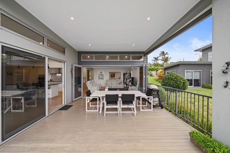 Photo of property in 2 Stonedale Drive, Pukekohe, 2120