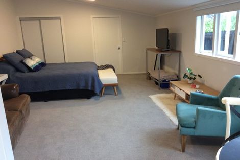 Photo of property in 15 Old Lake Road, Narrow Neck, Auckland, 0624