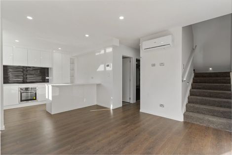 Photo of property in 2b Melleray Place, Randwick Park, Auckland, 2105