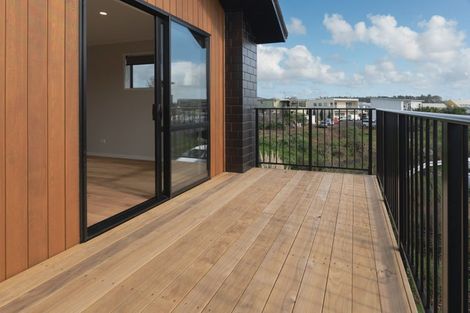 Photo of property in 2 Kawapani Lane, Kumeu, 0810