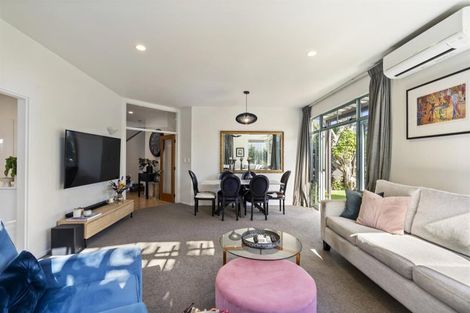 Photo of property in 2/110 Aberdeen Road, Campbells Bay, Auckland, 0620